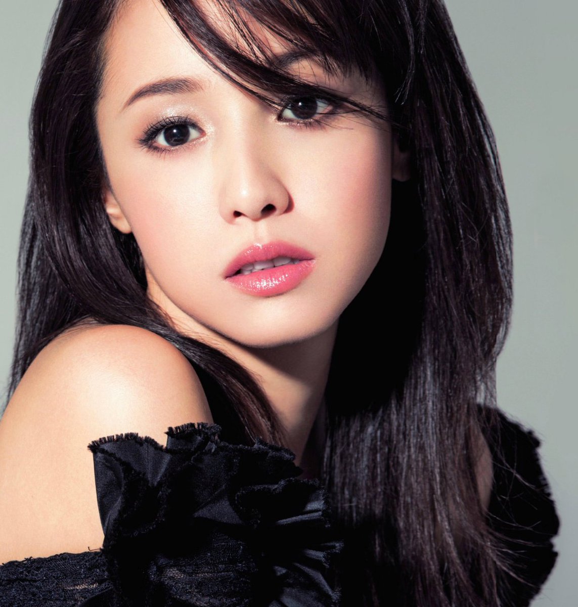 S Yoko T Co Mit8ezgqed 沢尻エリカは存在自体が奇跡だね 父親が日本人 で母親がアルジェリア系フランス人 アルジェリア生まれフランス育ちのベルベル人 のハーフなんだ あと 22歳という若さで高城剛氏を見初める感覚とか あと 彼女の指が