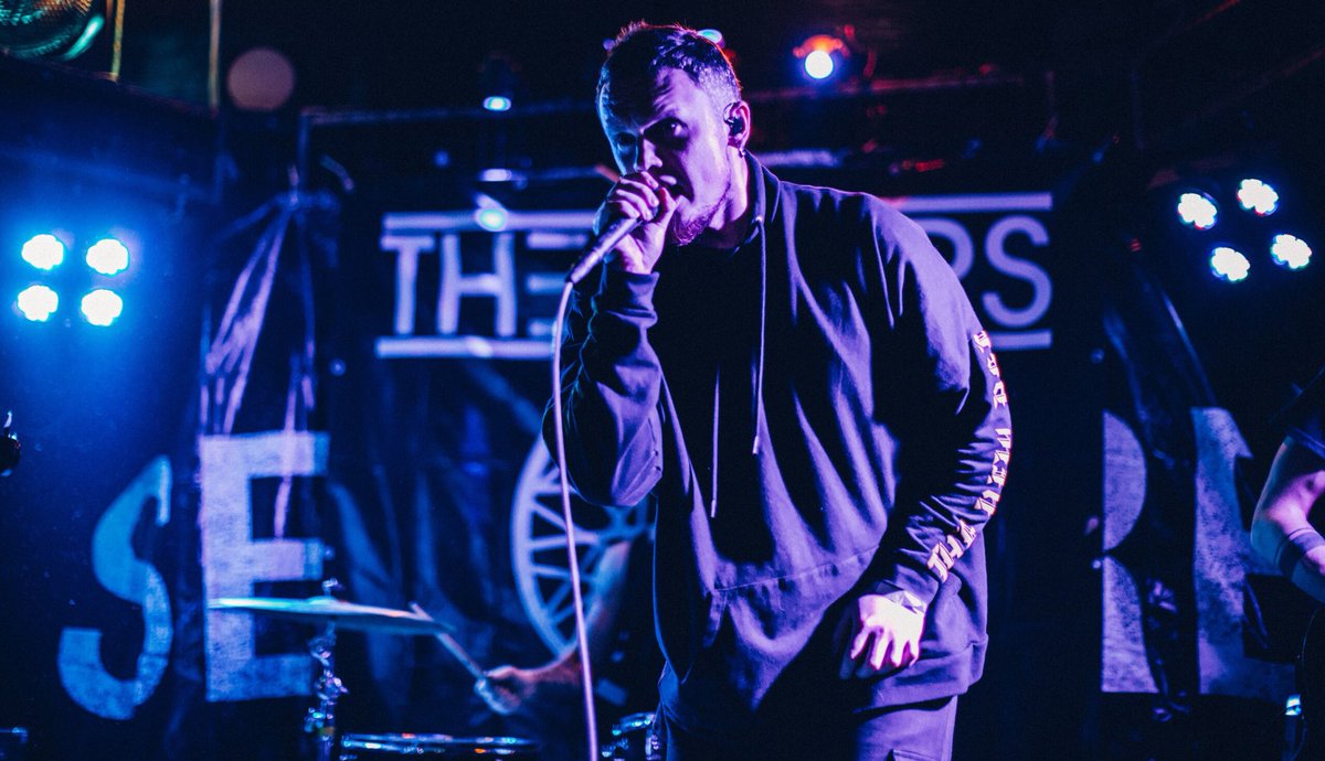 TheSyters's tweet photo. 08.12.2017 // Be Young Club 
ph: @Paul_Khomyakov https://t.co/bnrDW7wvXB