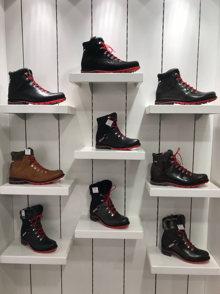 NickyDobree's tweet image. The snow in @valdisere this week during our install had us needing some new snow boots! #onsite #installweek #luxurychaletdesign 🌨#takenbyNicky #NDID