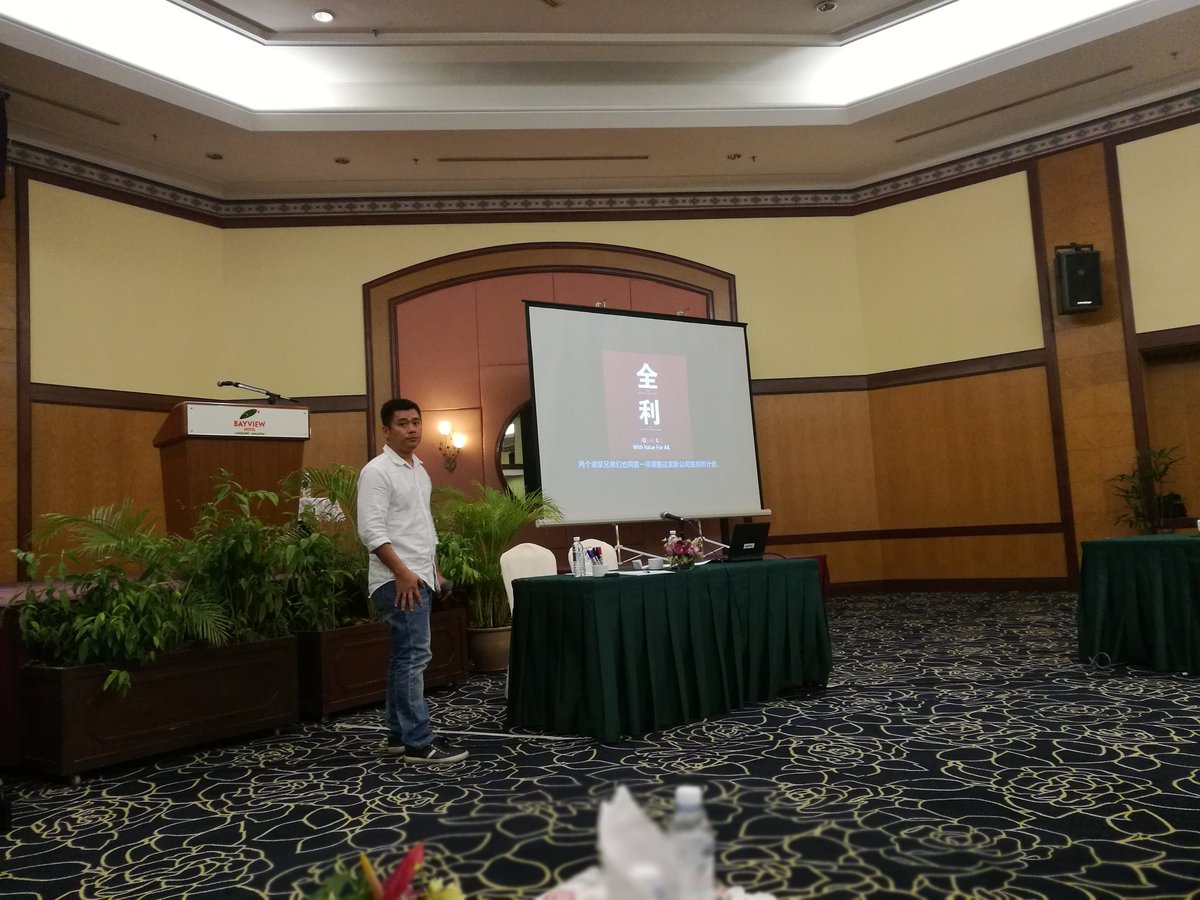 ezarre03's tweet photo. TQ mr bob chia for sharing his experience of continuing QL businesses as second generation at seminar usahawan iat lkim 
#LKIMHQ
#iatlkim https://t.co/fpwEG9DgZz