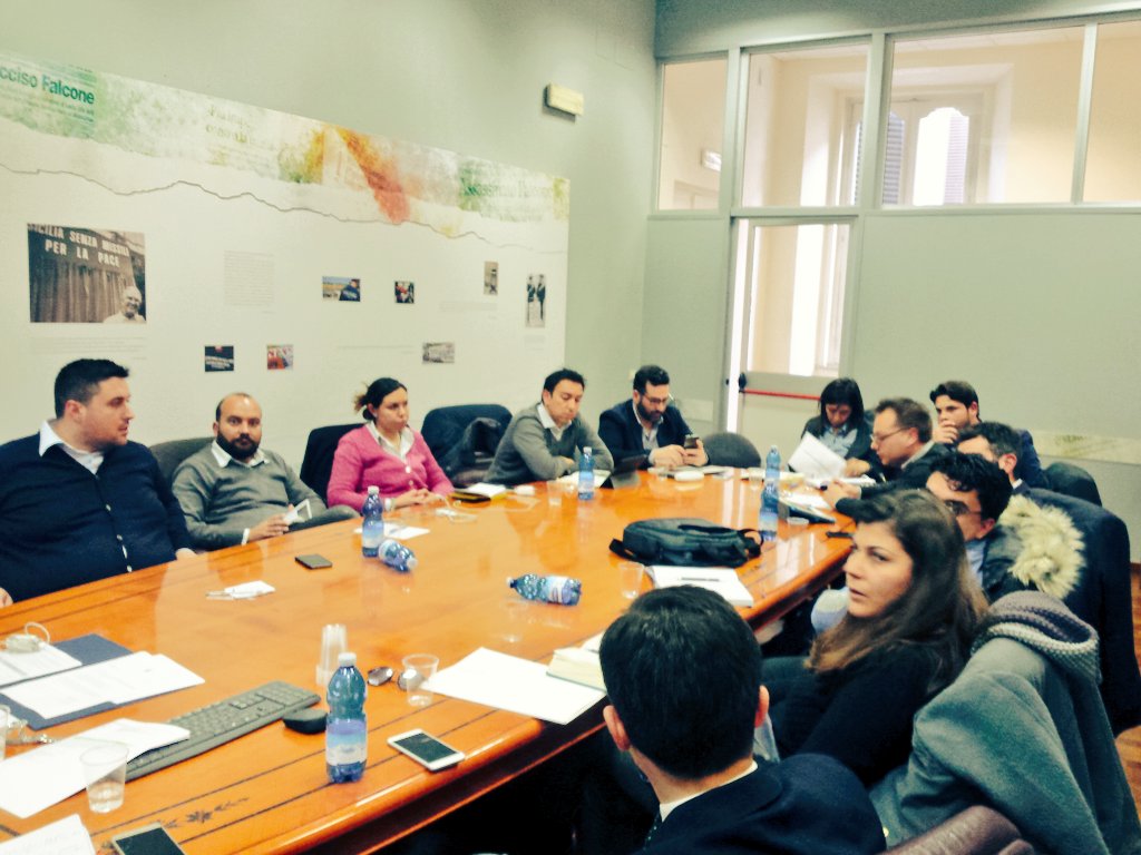I giovani amministratori si confrontano in #Anci nel corso del coordinamento nazionale <a href="/Anci_Giovani/">Anci Giovani</a> su prospettive e progetti di innovazione e sviluppo locale <a href="/GianlucaCallipo/">Gianluca Callipo</a> #ancigiovani