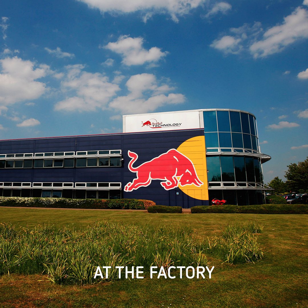 CitrixBenelux's tweet photo. Vandaag brengen een aantal journalisten samen met Citrix een bezoek aan de Red Bull Racing Factory in Milton Keynes. Op onze website lees je alles over wat wij voor @redbullracing doen! https://t.co/rpZnsJfbhJ https://t.co/UpbaYJTv4Q
