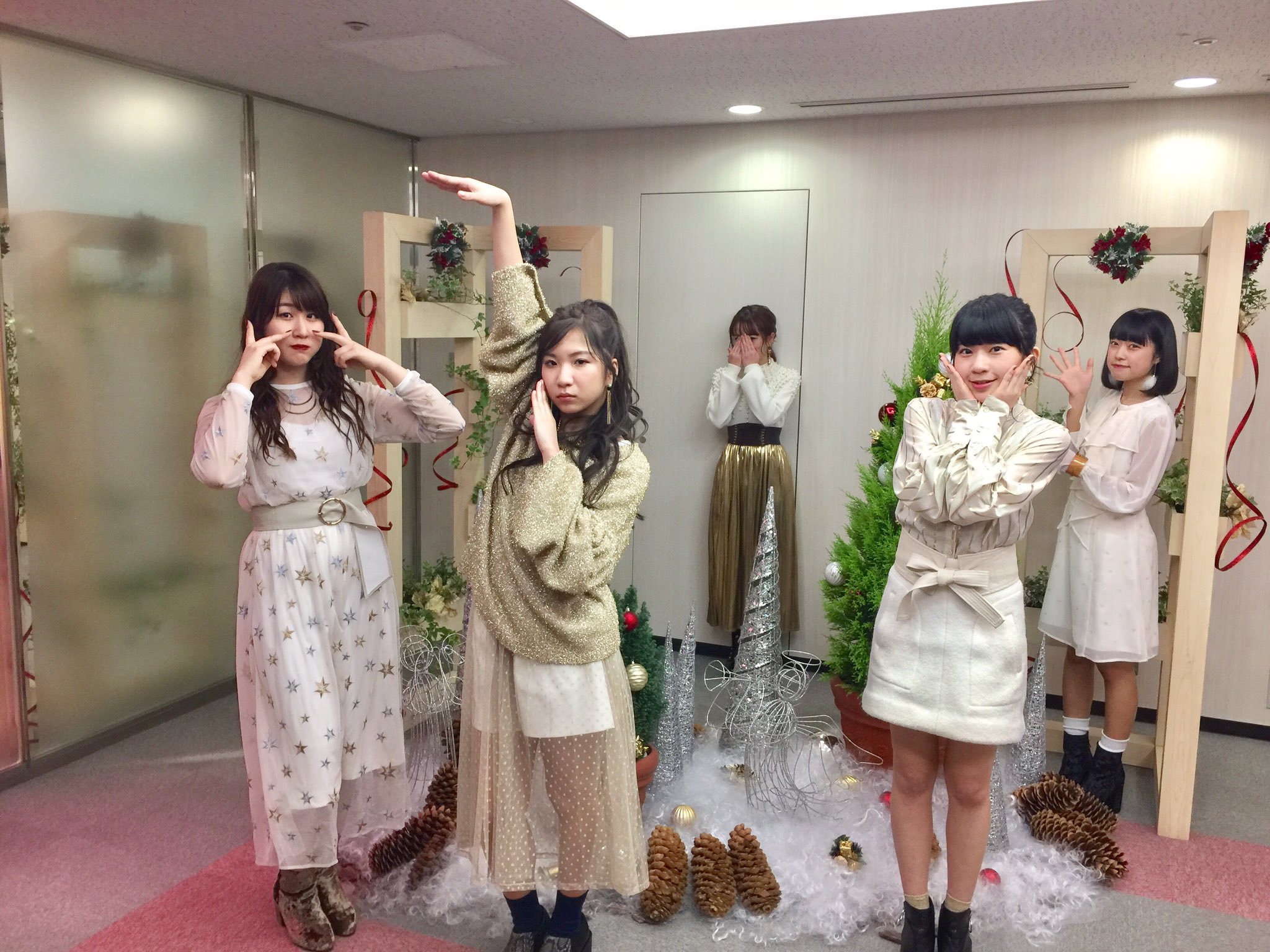 Twitter 上的 Little Glee Monster フジテレビ Fns歌謡祭 第2夜 ありがとうございました 本日解禁のアルバム情報もぜひチェックしてみてください T Co 27s7d0lvn1 Fns歌謡祭 リトグリ Juice T Co O6rrr9nfqu Twitter