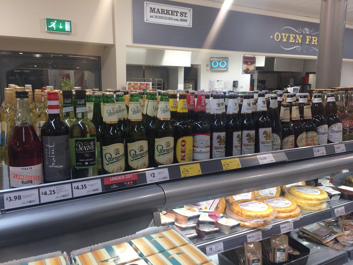 PowerforceMCD3's tweet photo. Oldham showing the Christmas love to the Molson Coors portfolio. @PowerforceMCNSM #COPIntoXmas https://t.co/YEAVehG8ZN