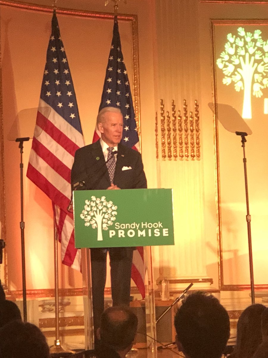 robertwolf32's tweet photo. Honored to CoChair Incredible @sandyhook Remembrance Benefit thank you honorees @JoeBiden @IndraNooyi @PepsiCo special performance @SherylCrow &amp; host @GayleKing &amp; SHP friends @SophiaBush @ValerieJarrett @JustinTuck @JoeMontana @TeamVic @garyvee @jheil @LdeRothschild #RobertKraft https://t.co/5hQKgNeELF