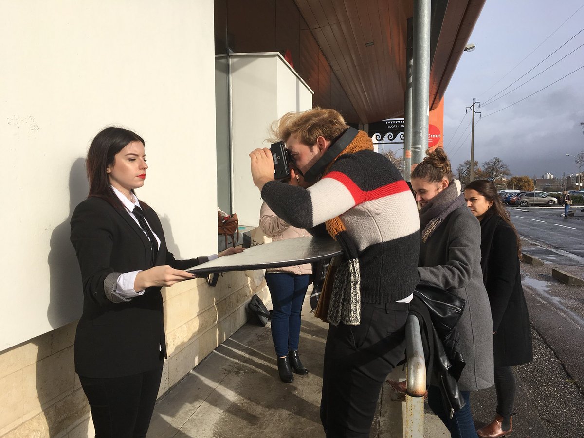 En plein shooting photo pour l’édition 2018 du journal de l’ <a href="/ISIC_MasterCom/">ISIC_MasterCom 🎓</a>. Parution prévue fin décembre !  #pointsurlesI