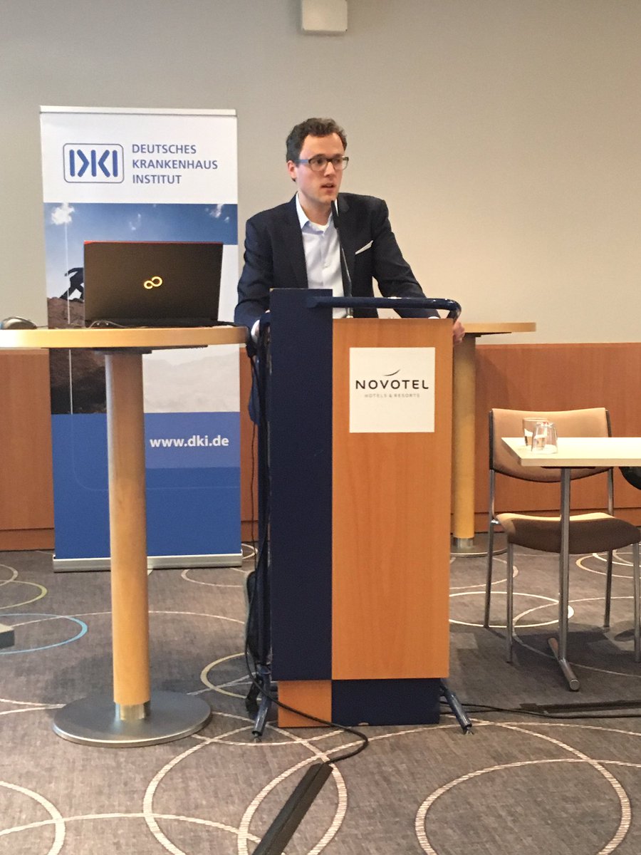 MirjamBauer's tweet photo. #Branchentreff17 @clautner @FLYING_HEALTH Chancen + Risiken für Kliniken durch #digitalhealth, #Telekonsil und #Telemonitoring unterstützen! https://t.co/4xDc3X9RZ4