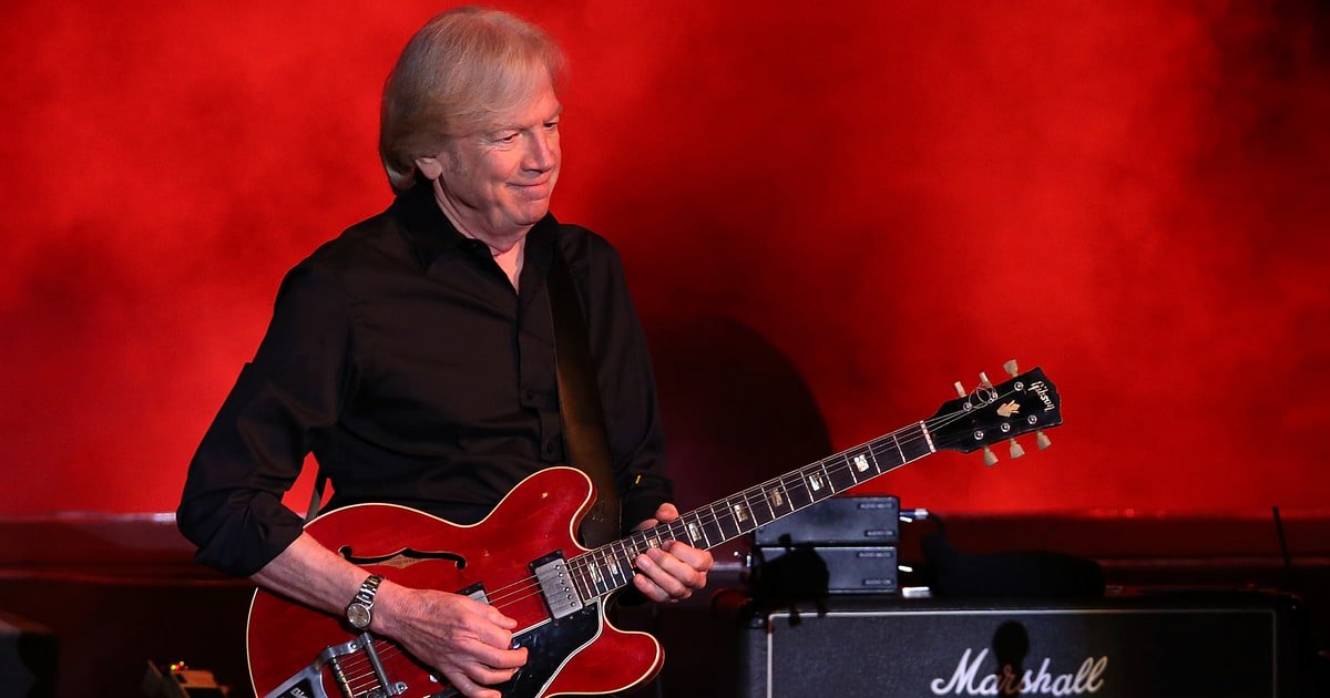 Moody Blues frontman Justin Hayward talks with us about the band's "amazing" Hall of Fame honor rol.st/2C1rSvb