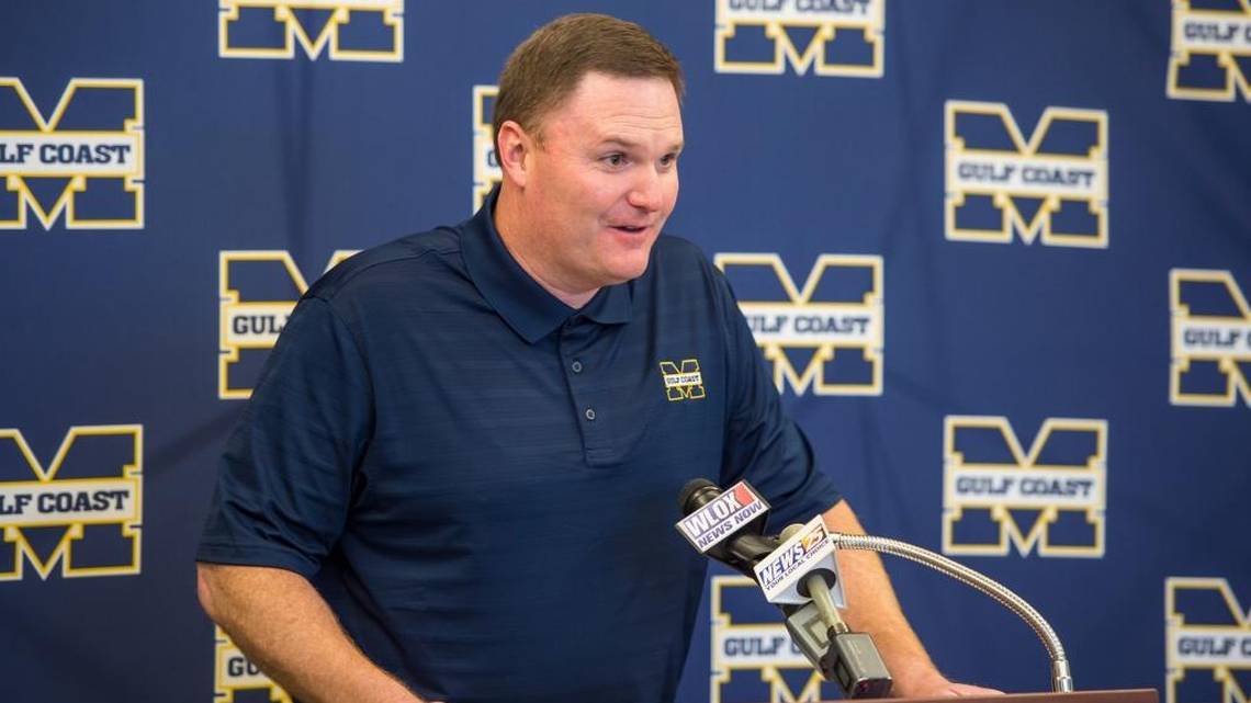 PatrickOchs's tweet photo. 4 things Gulf Coast’s new football coach @jbw50 thinks will give the Bulldogs an edge up: https://t.co/G0PGO7fg6w https://t.co/pKkEUaD9Ud
