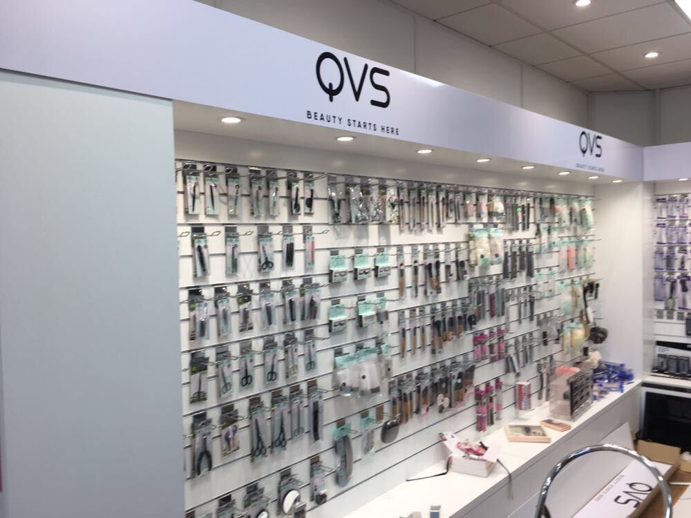 CRS_Graphics's tweet image. How’s that store looking? Ready for a refresh in 2018? Here’s an example of the work we can produce call 0115 9400051 #signwriter #Nottingham #centralhour #yorkshirehour