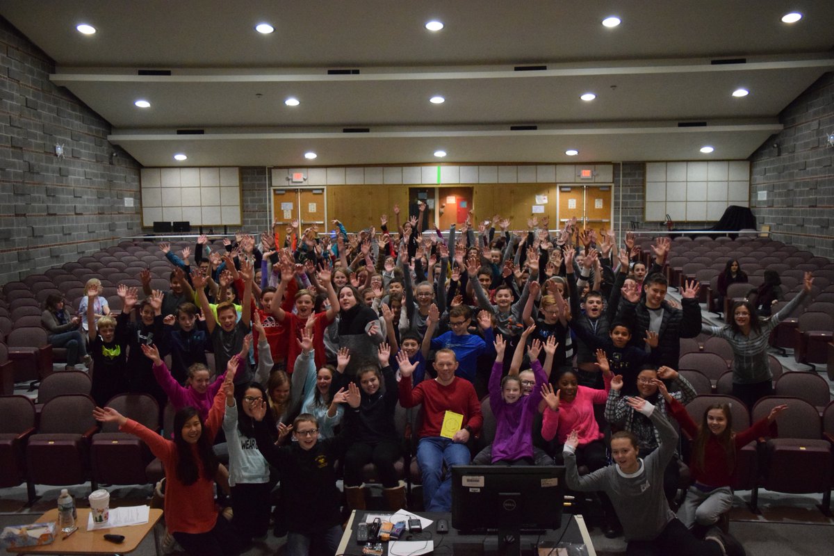 libraryldy37's tweet photo. Author, Rob Buyea, visits Shen MS's!!! @ShenNews  What an awesome writer and presenter! https://t.co/3Ukfr3o4Y2