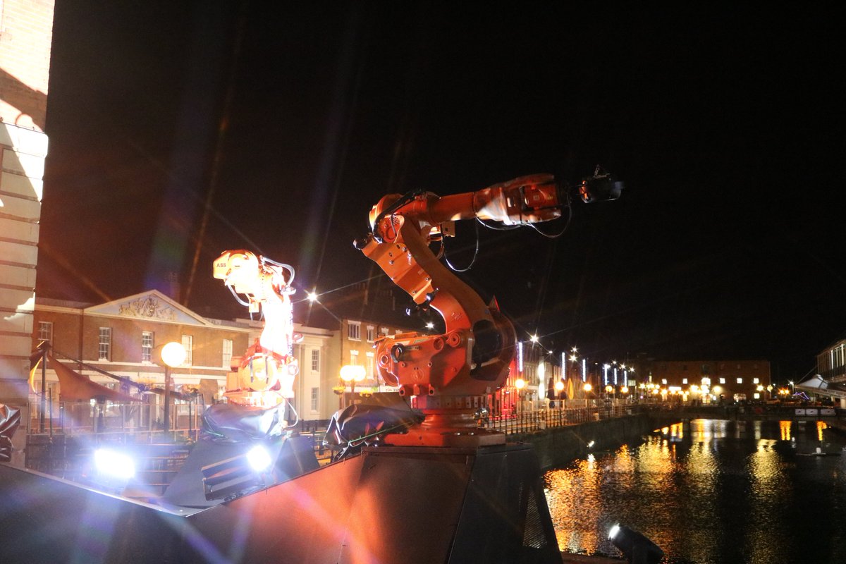 Laura Murray tweet media