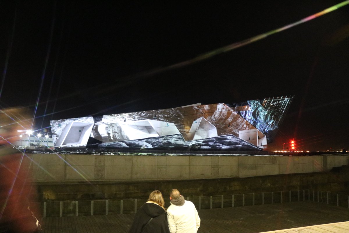 Laura Murray tweet media