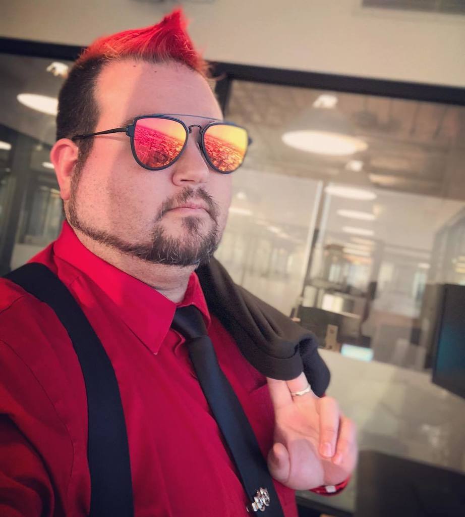 aaronkaiser's tweet photo. I am absolutely in love with these SojoS sunglasses! They are the perfect accent to my look. (This is not a sponsored post.) #redhair #sojosvision #vlogger #youtuber #creator #redandblack #swag #cool https://t.co/UvVuXzwd49