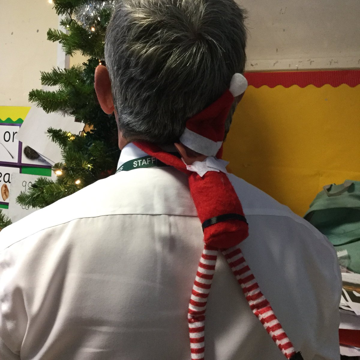 R_CheddarGrove's tweet photo. Elf got into trouble following the childrens’ written notes when it hid on Mr Jeffrey’s back and when it found the cakes in the staff room! https://t.co/YAUkhjAurW