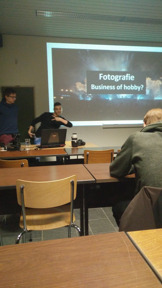 goor_stef's tweet photo. Een dikke merci aan @BjornMertens en zijn compaan voor de boeiende uiteenzetting van hun visie over fotografie en alles wat er bij komt kijken #thomasmore #itfactory https://t.co/4NBFwJKWSN