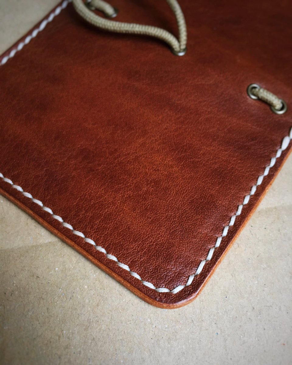 FlatLeather's tweet photo. All of our wallets are saddle stitched using Ritza 25 thread, for a finish as strong as a tiger #tigerthread #handmade #leatherwallet #SheffieldHour https://t.co/dllOOhctxF