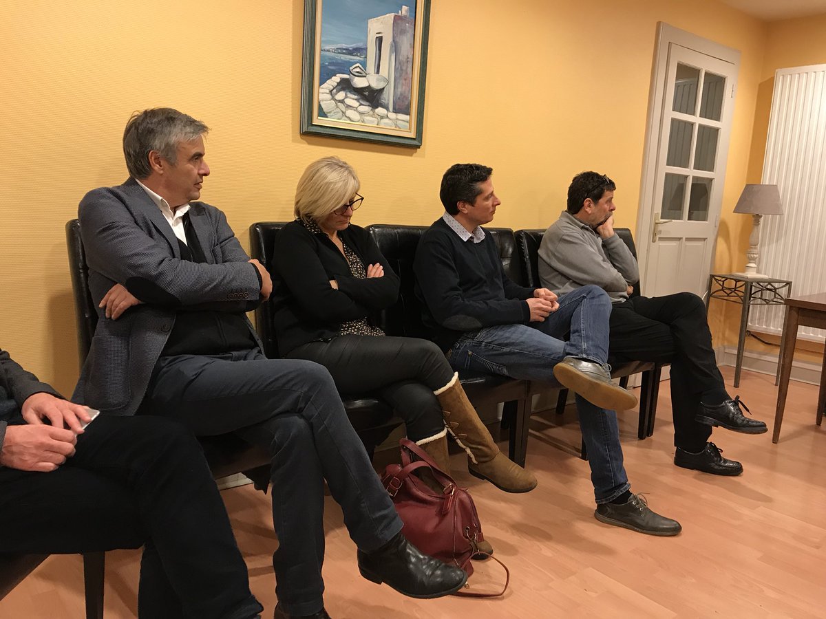 ericCHALLAN's tweet image. Le @RAPinsertion est en AG à Epinal et rencontre @jourdain_benoit vice-président d’@AMORCE pour parler filière déchets et évolution des centres de tri. Beaucoup d’énergie créative sur ce territoire des #Vosges  !