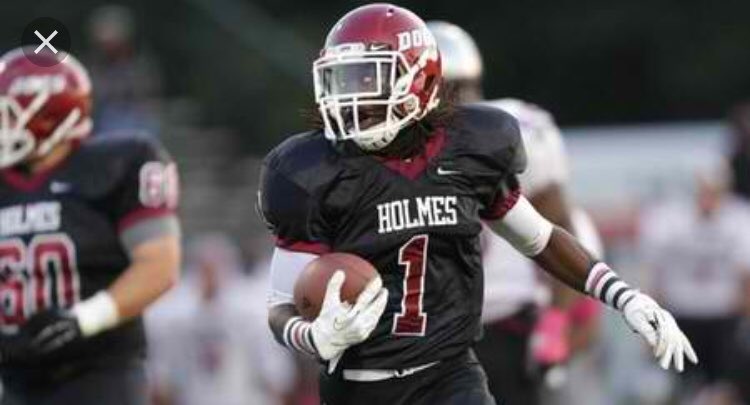 StuckInCool's tweet photo. Congrats.... RT @_1stfactor: Blessed to receive an offer from Holmes Community College! #GodDogs https://t.co/MRvD2kduRA