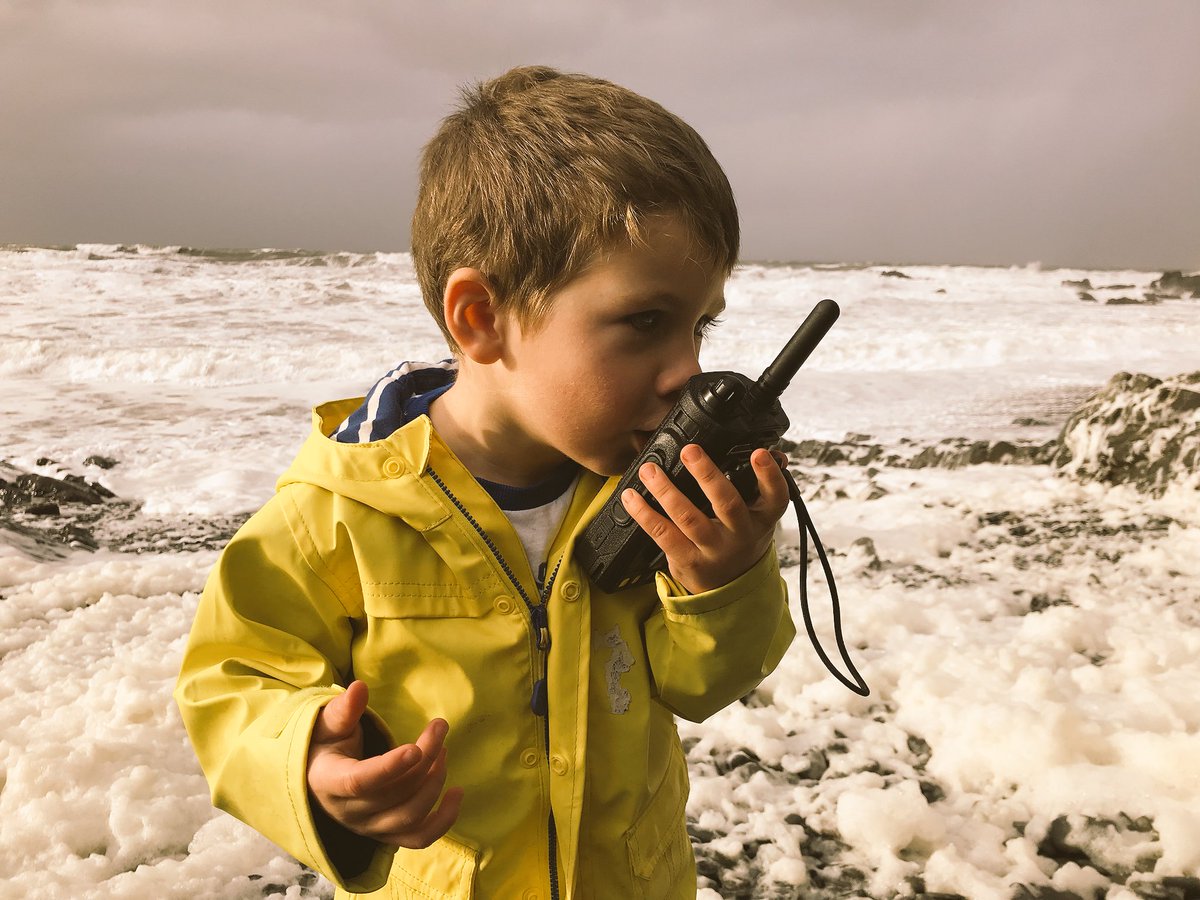 devon_cornwall1's tweet image. Oliver would like a free radio case and needs 27 RT's.

PLEASE RE-TWEET...

 #999 #999family #cornwall #devon #ambulance @BroadNetComms @CriticalService #christmaspresents #999whatyouremer #RNLI #RT