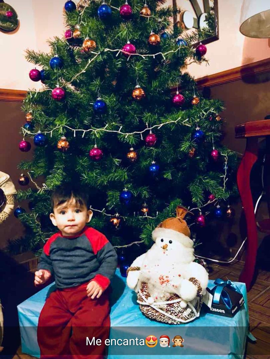 NelyGalindo21's tweet photo. #CuntameloYa @CuentameloYaOf   les presento a mi bebé ...  Su primera Navidad 🎅😍🎁😘 https://t.co/lZso1adwq6