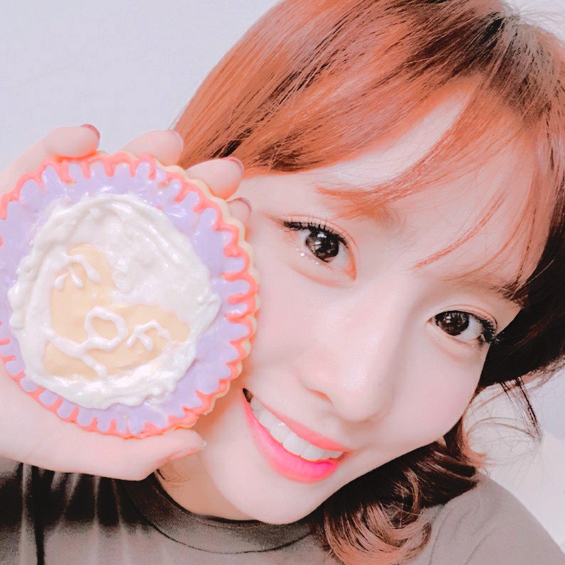 idolsonpsd's tweet photo. 🍰 Momo ; TWICE https://t.co/PwCRYf3R8c
