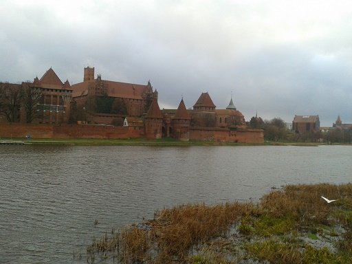 ljordanmusic's tweet photo. Beer in a castle. That's the world's largest brick castle to be precise #facthunters #Gdansk #preholidayseasonholiday https://t.co/V7u8Mj4vPK