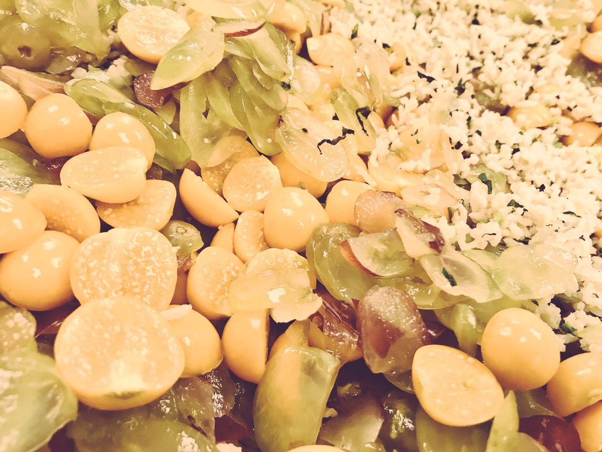 chefsebny's tweet photo. #ricesalad with #physalis, #grapes, #arugula and a light #lemondressing @FlikISDining https://t.co/wu2s2TAlYX