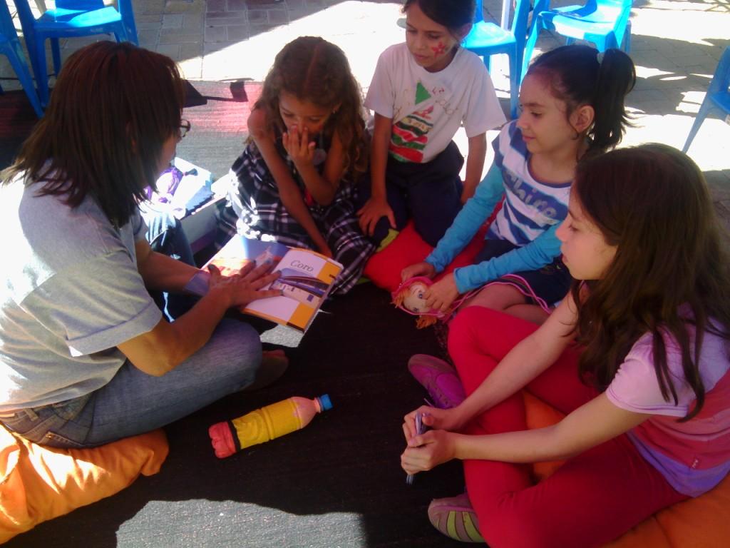 filven_cultura's tweet photo. En la #FILVEN2017 Capítulo Falcón los más pequeños podrán disfrutarán de un Pabellón Infantil con cuentacuentos, marionetas, proyección de películas, elaboración de dibujos y exposición bibliográfica infantil #Leerloquesomos https://t.co/M2AIQoHXI9