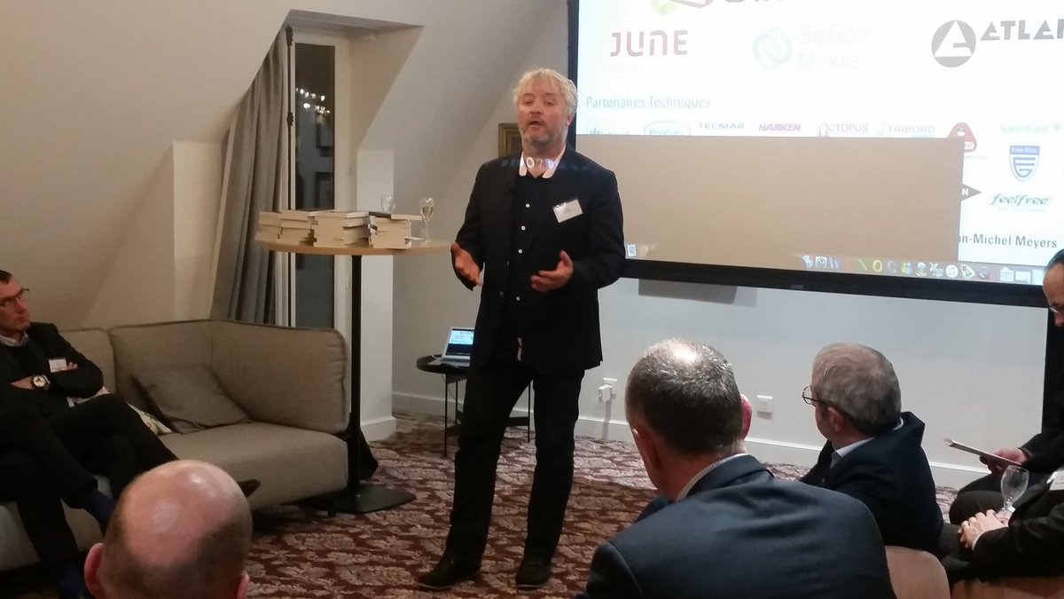 mkhodja1's tweet photo. #agoraDirco "comment se surpasser ?" ce soir chez AirBnb avec Yvan Bourgnon https://t.co/u0H9V5AlBE