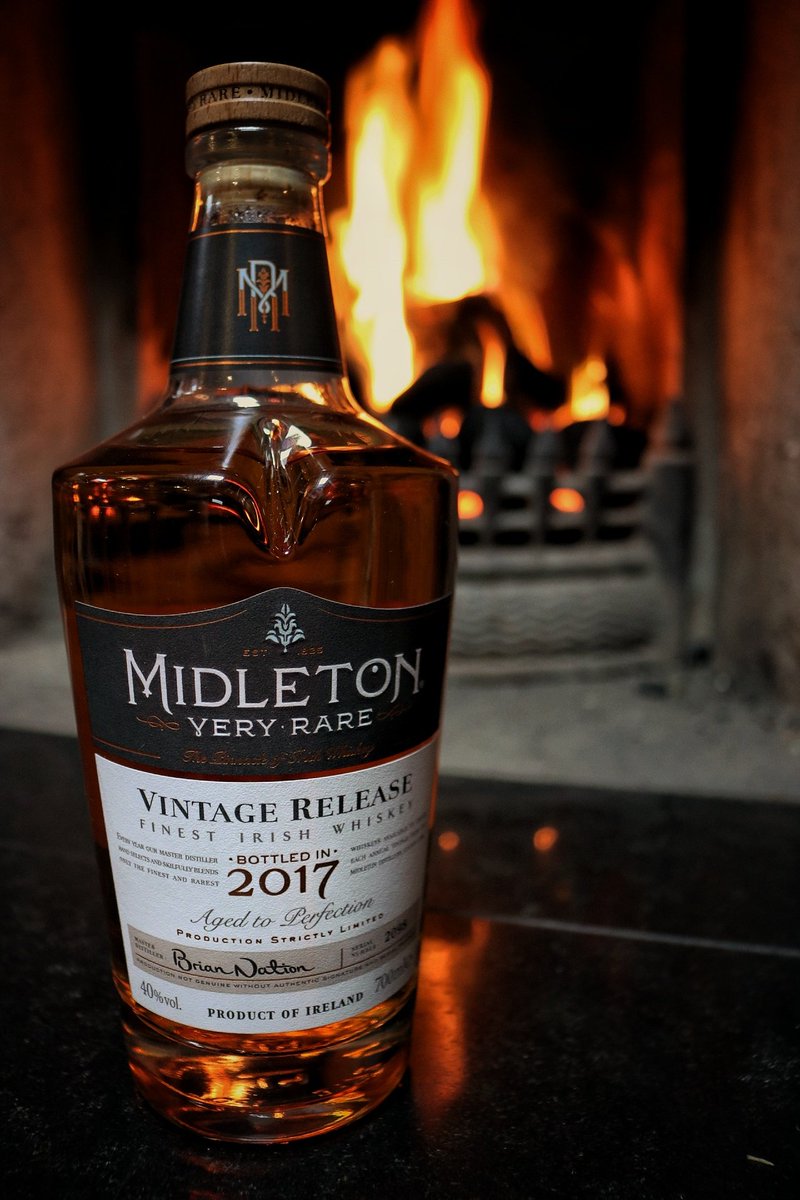 The long awaited @midletonvrare 2017 A complex yet gentle #whiskey packed with juicy fruit flavours & some subtle spiciness to finish.  Absolutely beautiful! #ShelbourneWhiskey #IrishWhiskey