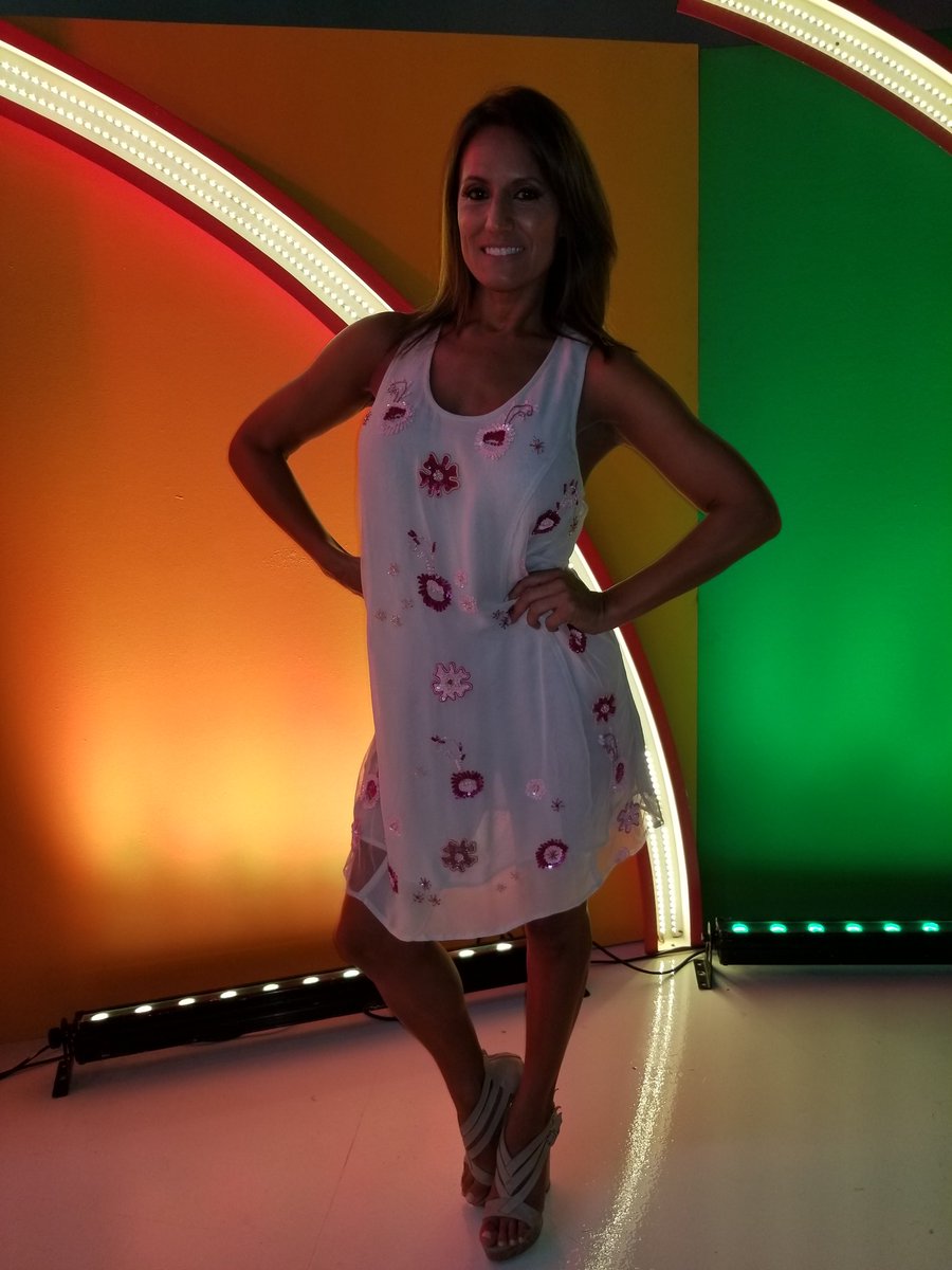 Ya en <a href="/ElTratamientoTV/">El Tratamiento</a> por <a href="/ciudad_magazine/">Ciudad Magazine</a> con look by <a href="/Monica96081095/">vars moda</a> y <a href="/1Micheluzzi/">Micheluzzi</a>