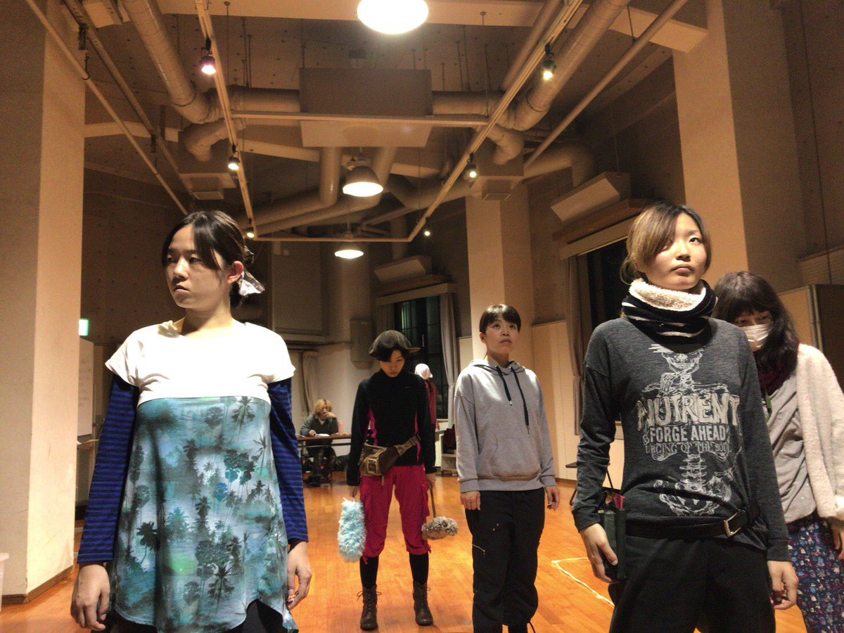 劇団 テアトロ マジコ エンジェル イヴ The Night Before Angels Rebirth いよいよ来週です さやかに星のきらめく聖夜 かならず君に逢いにくるよ イヴの夜に煙突から 落ちてきたのはひとりの少年 煙突掃除夫のその少年は 屋敷の主人の秘密を