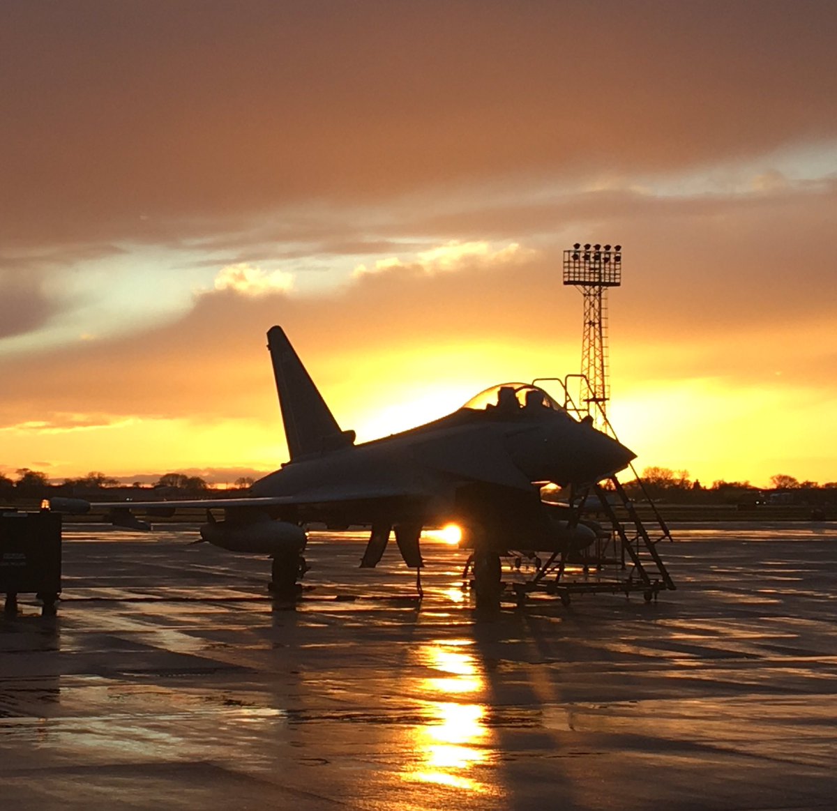 jonhooperuk's tweet photo. 🎶 Sunshine on a rainy day. . . Preparing the aircraft to fly in all types of weather.  @RAFCGY @TyphoonDisplay https://t.co/la2IjpkTgB