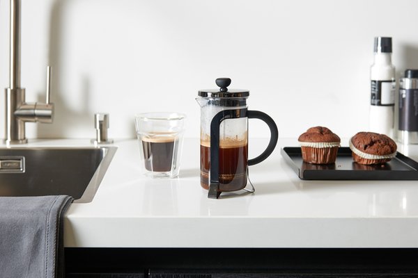 thedmaasDG's tweet photo. De koffieautomaat: met Tom Meuwese speelt de sterren van de hemel op een kinderpianootje. 

https://t.co/rIM80fupVa https://t.co/zoVVeigVhk