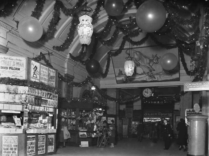 Hyde Park Now-London rail stations' bygone Xmases