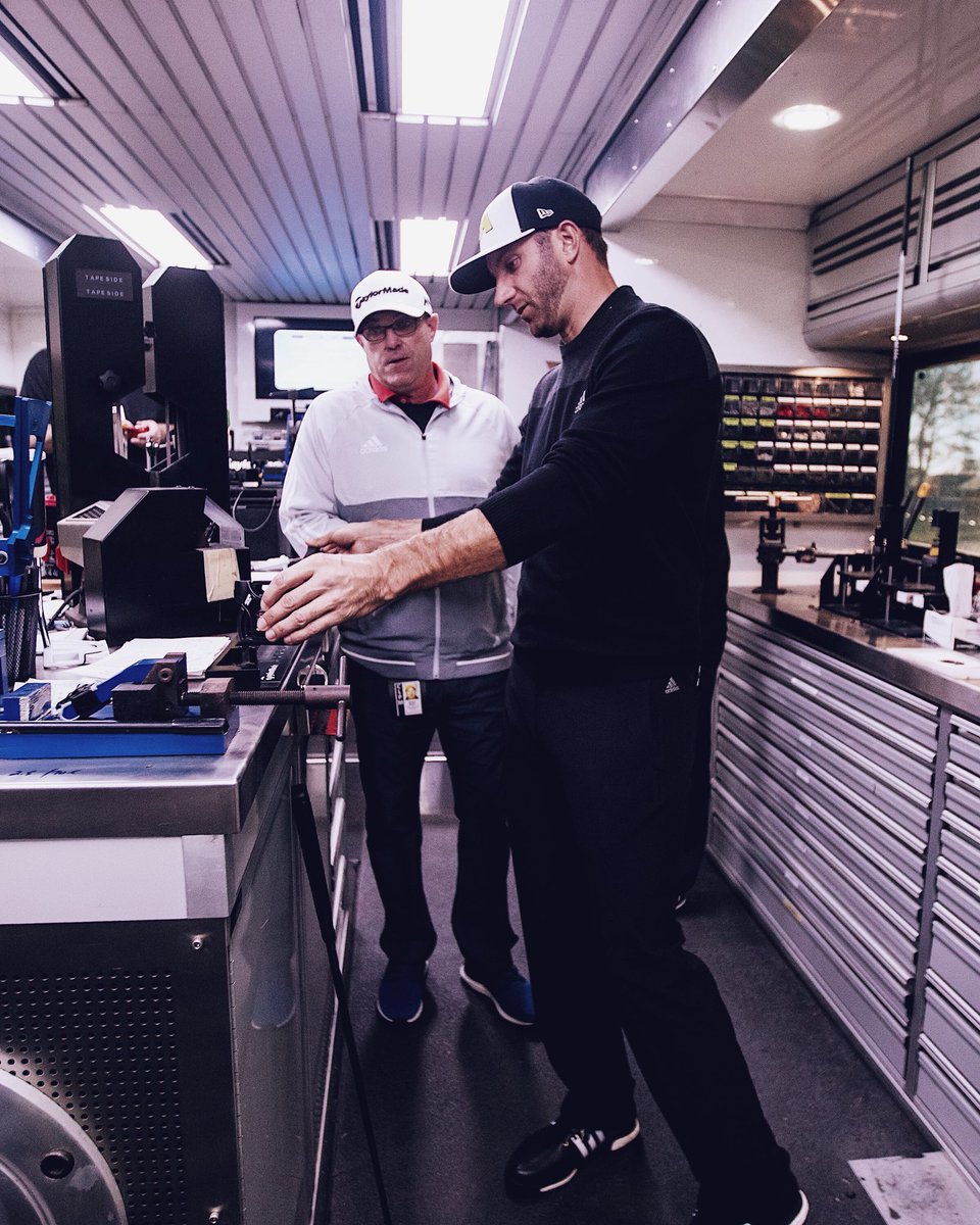 ollieneglerio's tweet photo. [01.25.17] The first #TMTourTruck visit of the year by @DJohnsonPGA at Torrey. Getting dialed with Wader and Mullin. Two weeks later, DJ goes and wins 3 consecutive starts at Riv, WGC Mexico and WGC Dell.
- - -
#lookbackat2017 #teamtaylormade https://t.co/IQQgAIPcdG