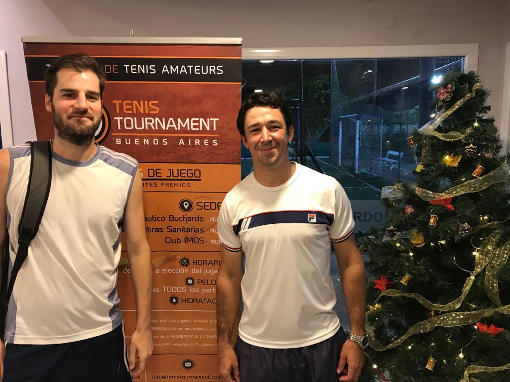 TenisTournament's tweet photo. Gran fecha de la #CopaMaster, anoche jugaron:
👉#Avanzado
🎾 #HultonSebastian a #WestmannHernan 6/1 6/7 11/5.
#GrassoSebastian a #SiffrediGuillermo 3/6 6/0 11/3.
👉 #IntermediA
🎾 #IanniniClaudio a #SevastianiukVictor 7/6 6/4.
🎾 #RoismanHernan a #MilitoSantiago 6/4 6/4. https://t.co/0wKwfYvRzM