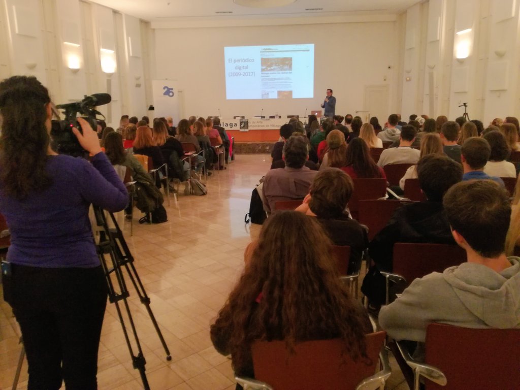 cibermarikiya's tweet photo. Feliz por el lleno en #tipomasters2 #periodismouma Muchas gracias!!! Empezamos!!! @CCComUMA @InfoUMA @cacmalaga https://t.co/MztLao9uxn