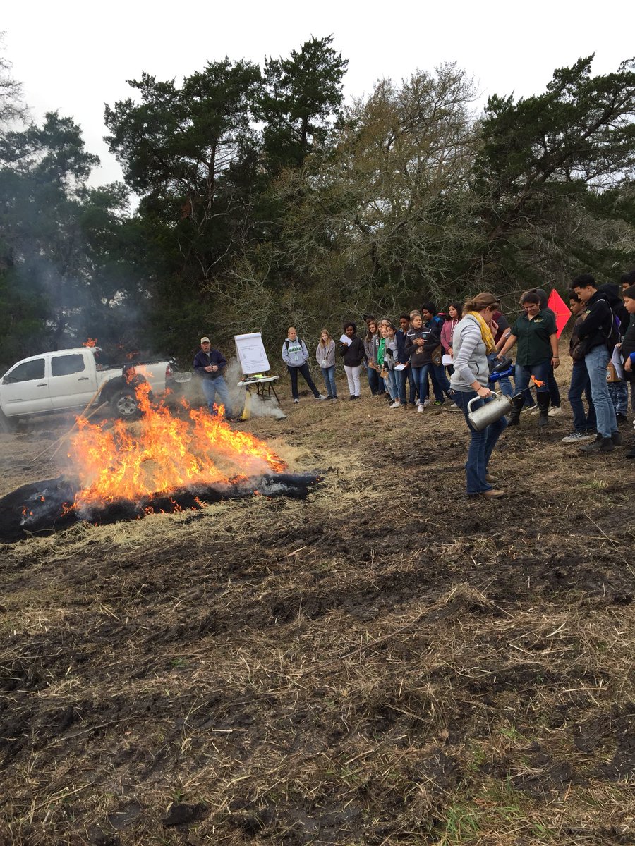 KariPrihoda's tweet photo. 7th graders learning about prescribed burns on LANDs field trip! @BrenhamISD #IChooseBrenham #ONEBrenham @BrenhamJrHigh @brenhamjhs https://t.co/heHW2QrY3u