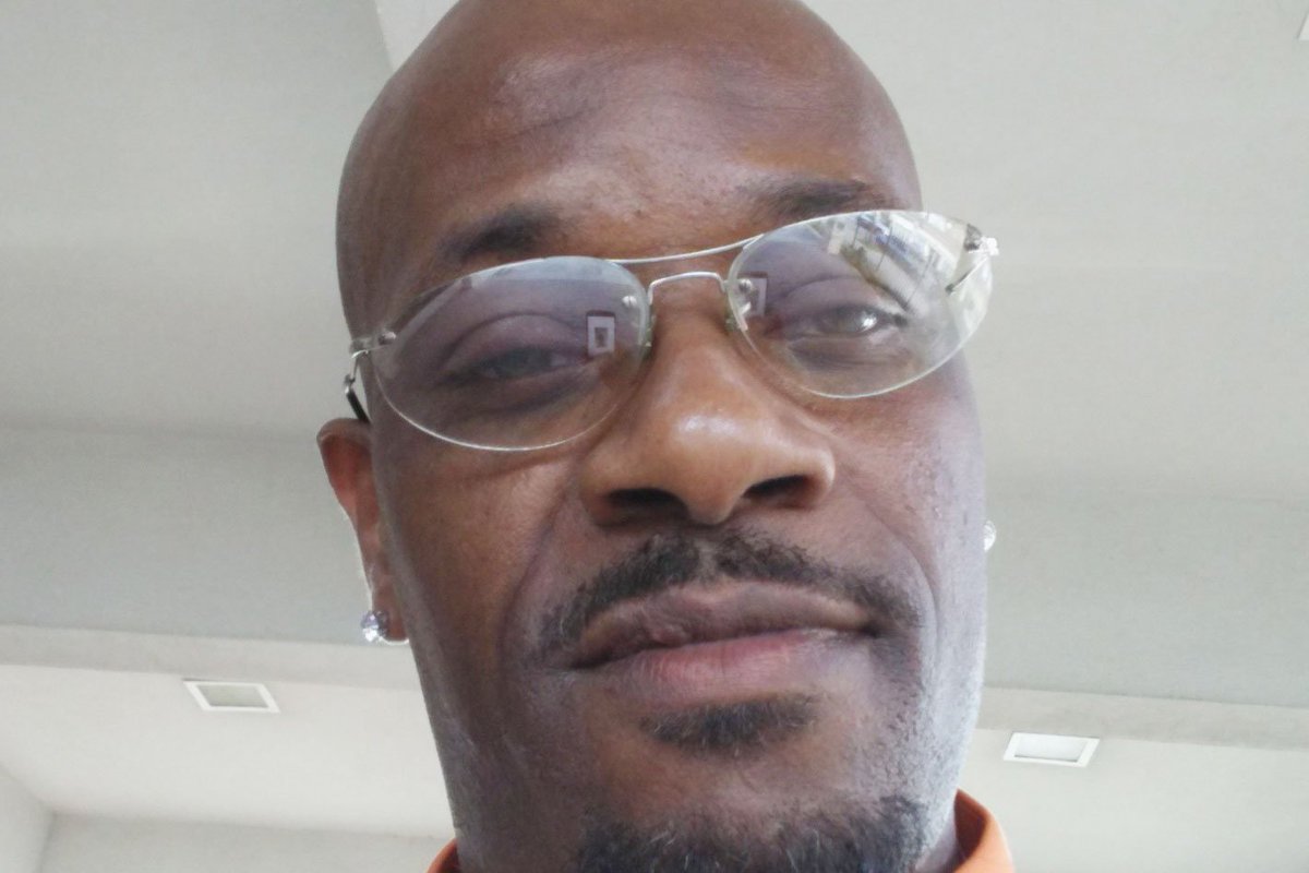 ChicagoHomicide's tweet photo. 47-year-old Lesean King was fatally shot in Fernwood on Sunday. "He was a man like no other," his daughter said.

https://t.co/XVDAvj1tN6 https://t.co/pTrJNGTM0S
