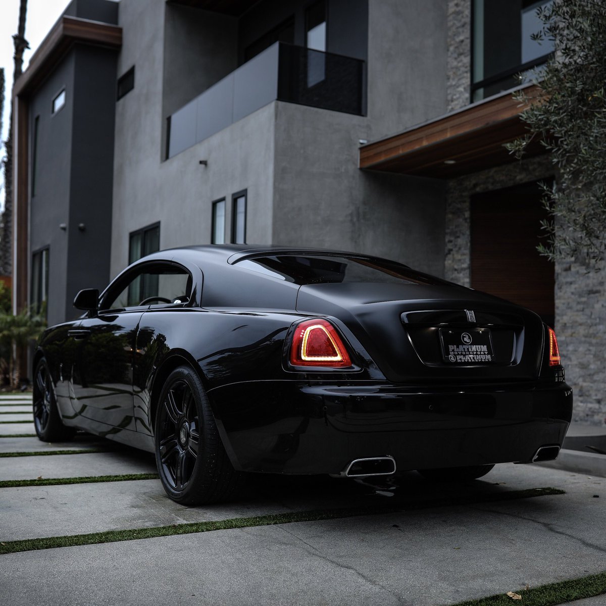 PLATINUM_GROUP's tweet photo. Our #PML Edition Rolls Royce Wraith is just one of our many #PMLEdition vehicles. Visit https://t.co/jbAEgSYDBq to view our fleet!
#PML #PML2017 #RollsRoyce #Wraith #CarRental #LosAngeles https://t.co/wtHnjsncHY
