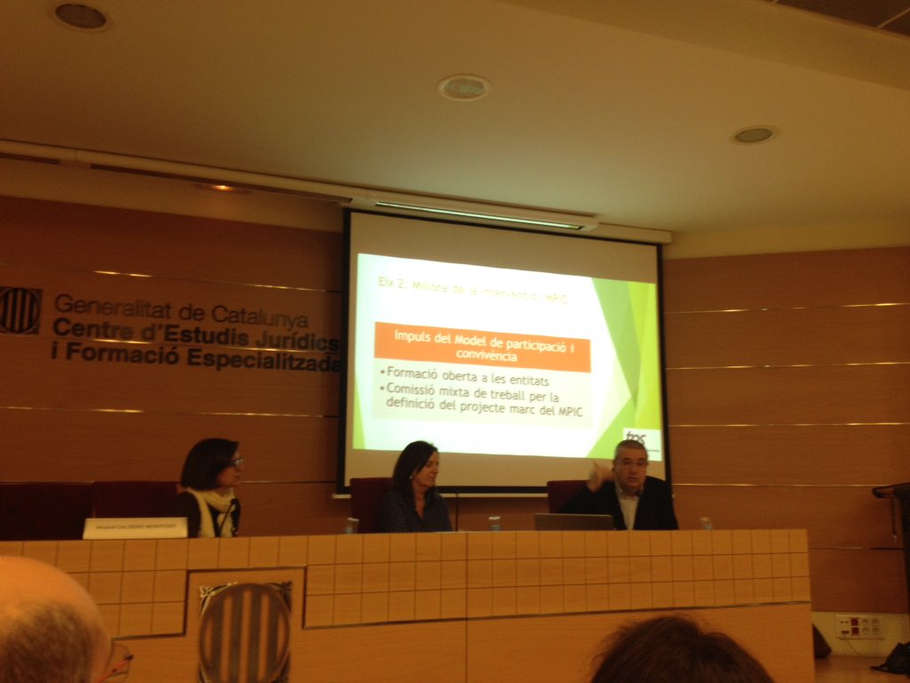 LaiaPlanaguma's tweet photo. Presentacio pla treball 2017 al plenari d’entitats de la TPS al @cejfe @Grup33 @AlPerroVerde @IntressOrg  @suaracoop @justiciacat https://t.co/swBj9OYEMz