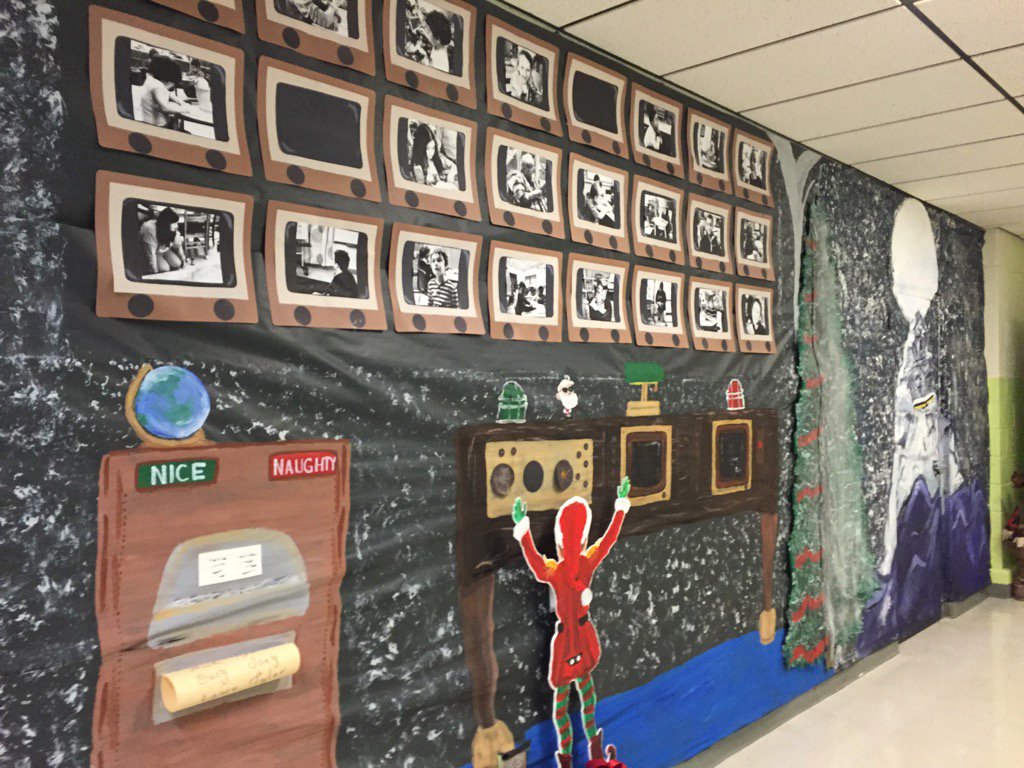 KimFowlerFox's tweet image. Wow! Russellville students &amp;amp; adults go all out, everyday! Thanks for letting me join in the fun!