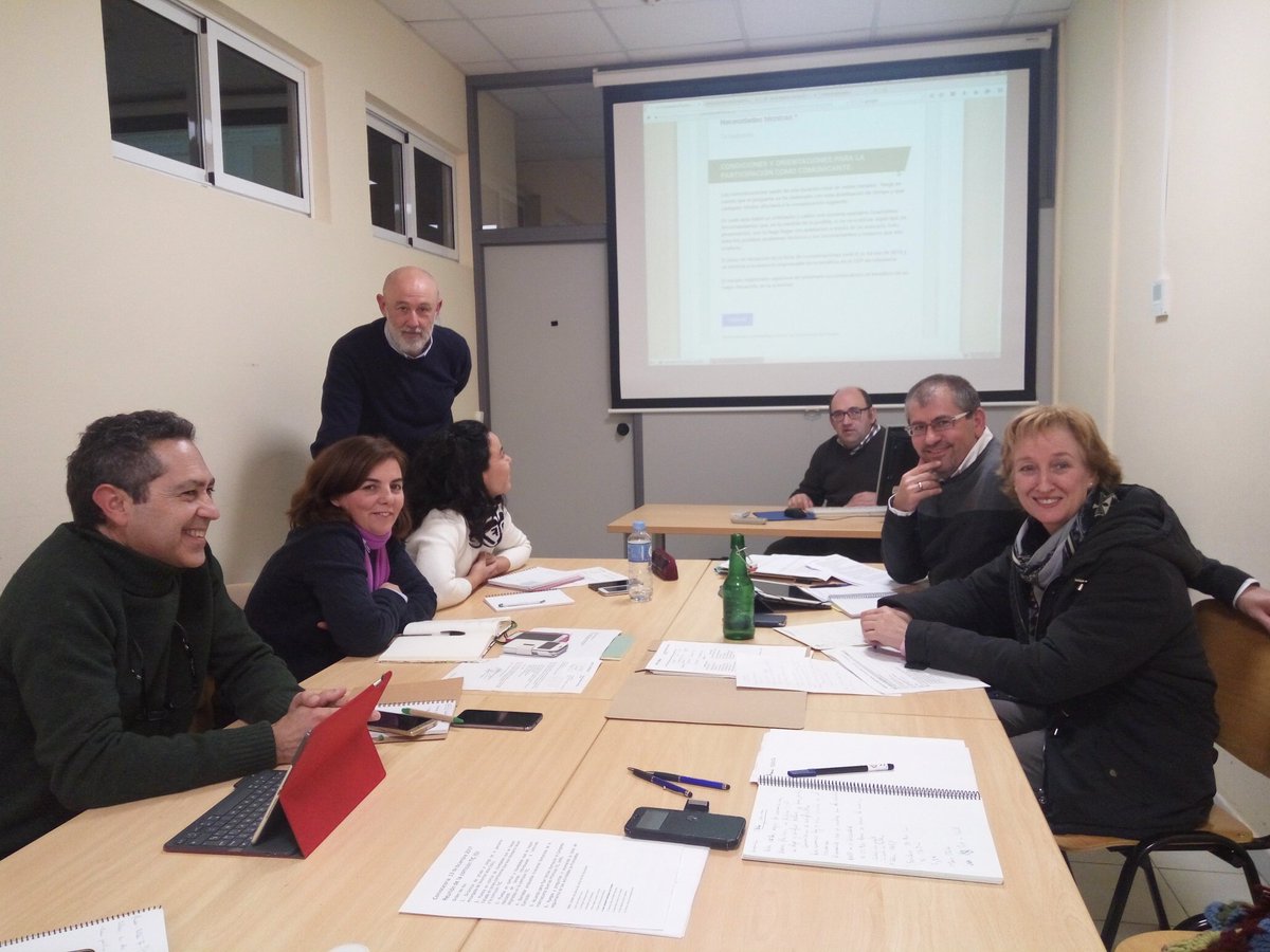 Preparando el Vll Encuentro de profesorado de matemáticas en el <a href="/CEPdeSevilla/">CEP de Sevilla</a> ,<a href="/Joaquin_Llamas/">Joaquín Llamas 𝕏</a> <a href="/CEPdeSevillaJER/">JEduardoRodriguez</a> <a href="/saemthales/">SAEM Thales</a>
