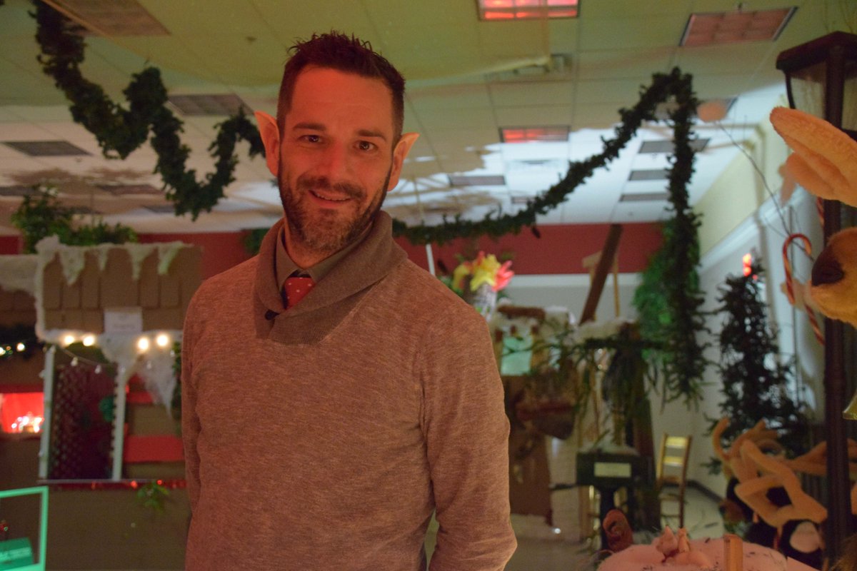 laurenthal's tweet image. Can you save a dying mall by making it go &quot;local&quot;? Some intrepid folks in upstate NY are about to find out: northcountrypublicradio.org/news/story/352… #retail #deadmalls