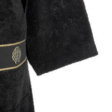 SHOPINTEREX's tweet image. ROBERTO CAVALLI Gold Shawl Robes - Black - $245 - FREE SHIPPING OR PICK UP (Elsewhere $290)
Order By 12/15 to receive in time for Christmas! GUARANTEED
BUY HERE:
interexhome.com/roberto-cavall…

#christmas #holidayshopping #bath #hgtv #interiors #interiordesign #luxury #presents #love
