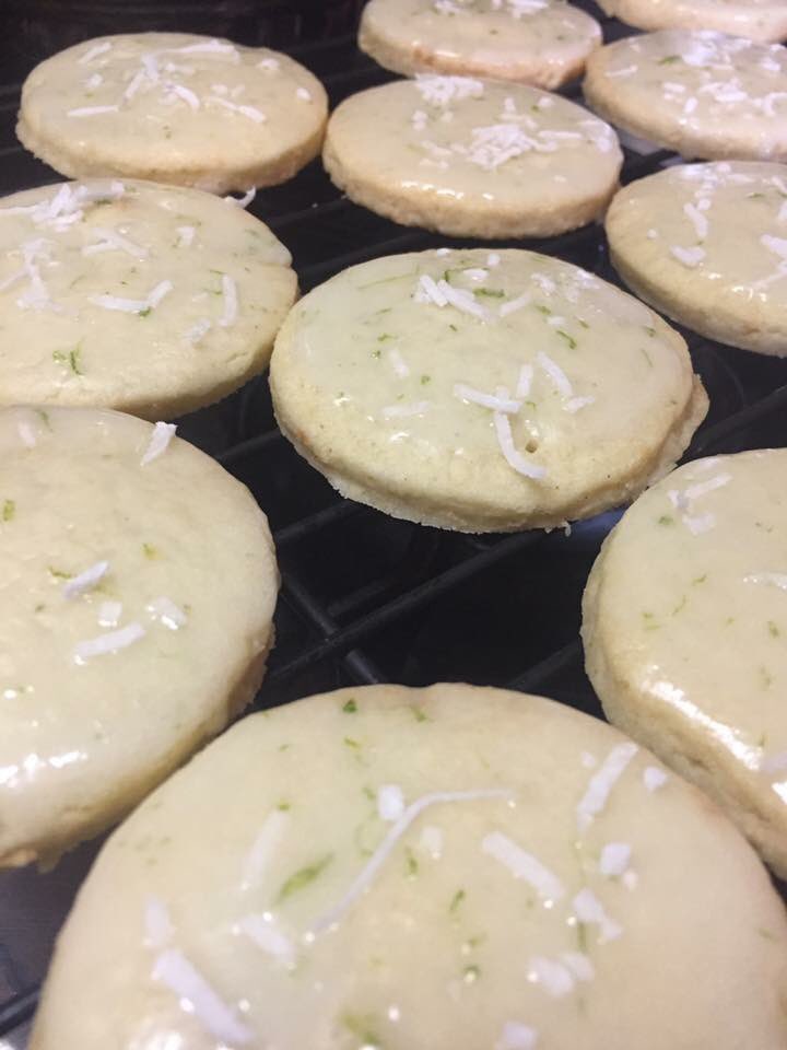 Hug_A_Mug's tweet photo. Also added to the menu are these coconut lime shortbread perfect for the summertime ✌🏼 https://t.co/VNt3R6xMuQ