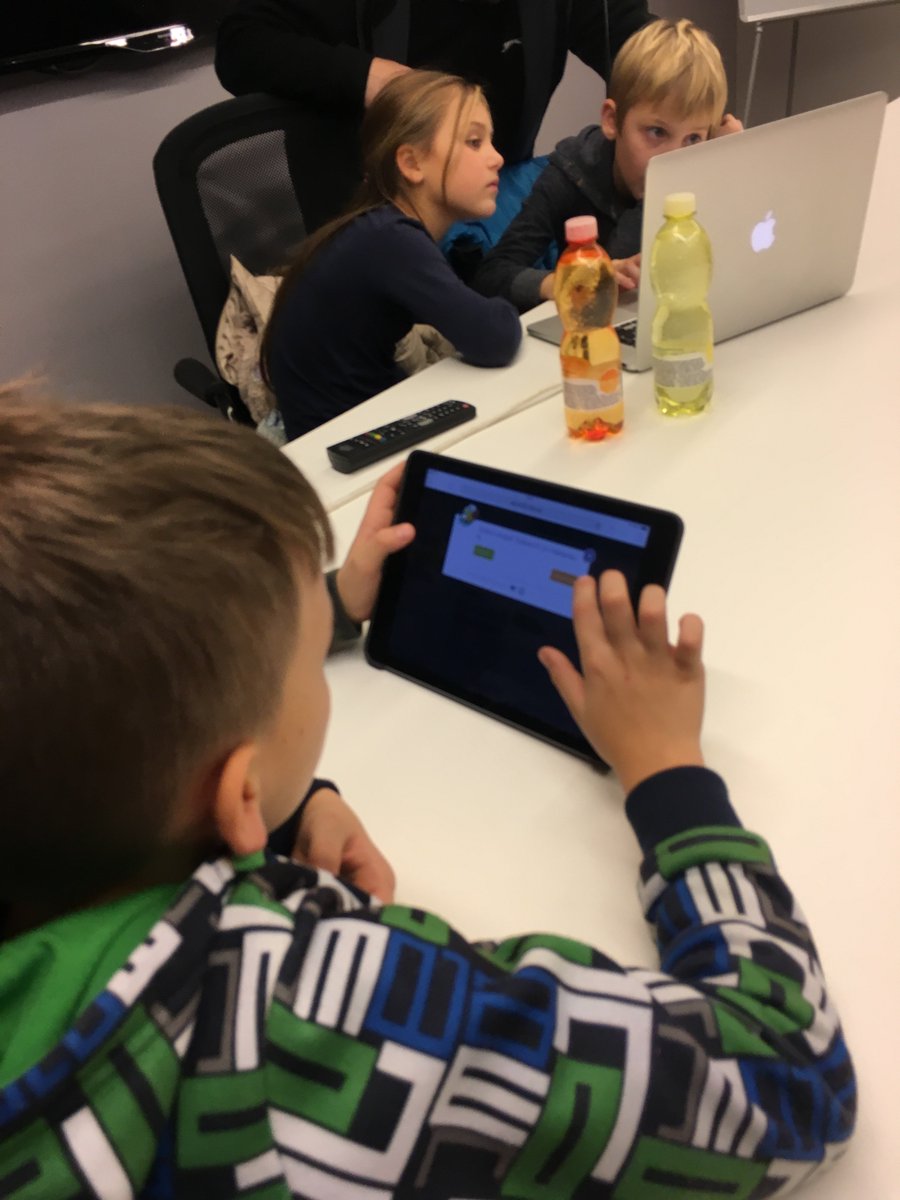 topmonks's tweet image. Programujeme #hourofcode2017