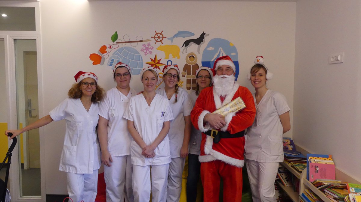 la <a href="/FondARothschild/">Hôpital Fondation Adolphe de Rothschild</a> s'illumine pour les fêtes de fin d'année et a reçu une visite surprise ce matin ...